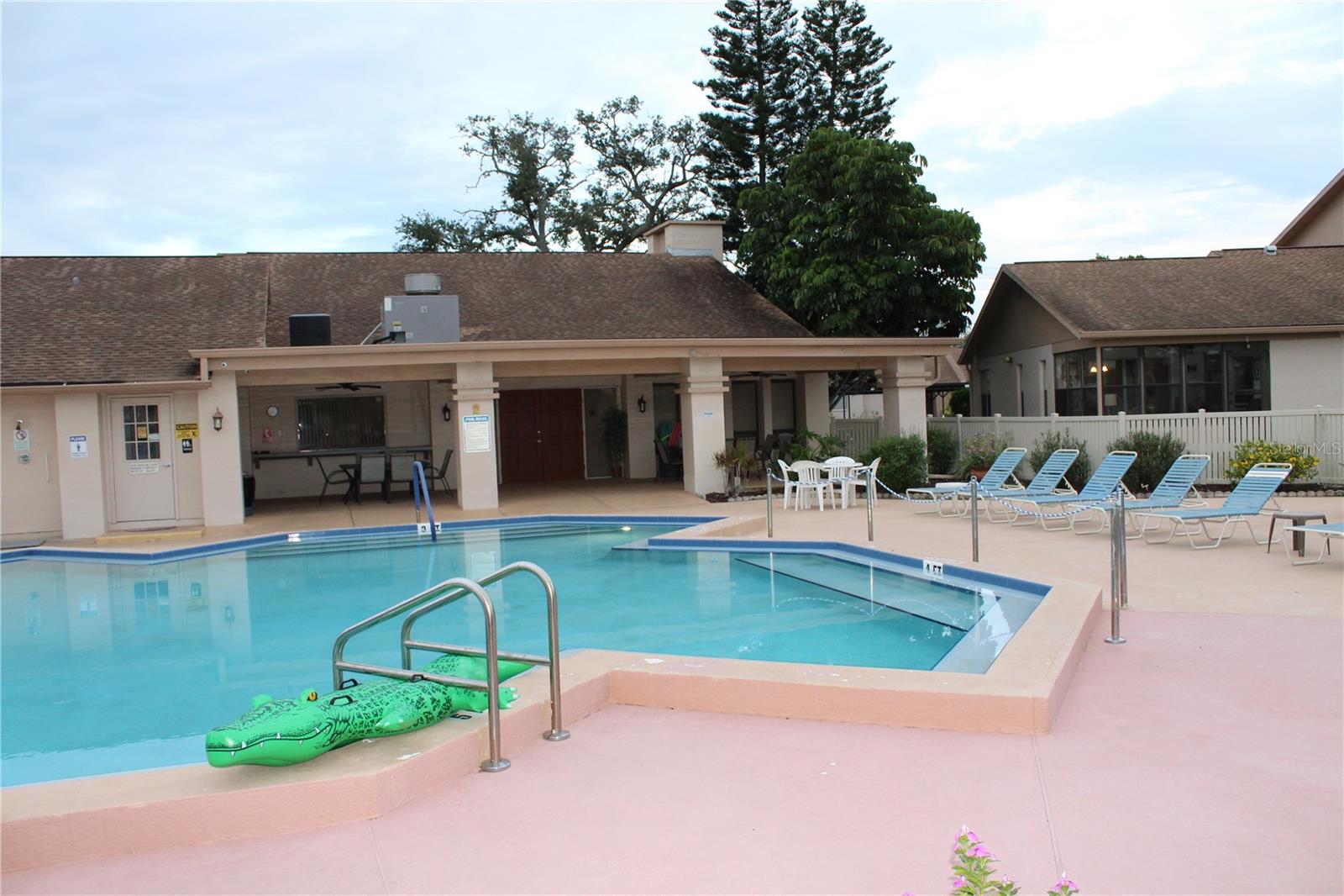 HOLIDAY LAKE VILLAS CONDO - Residential