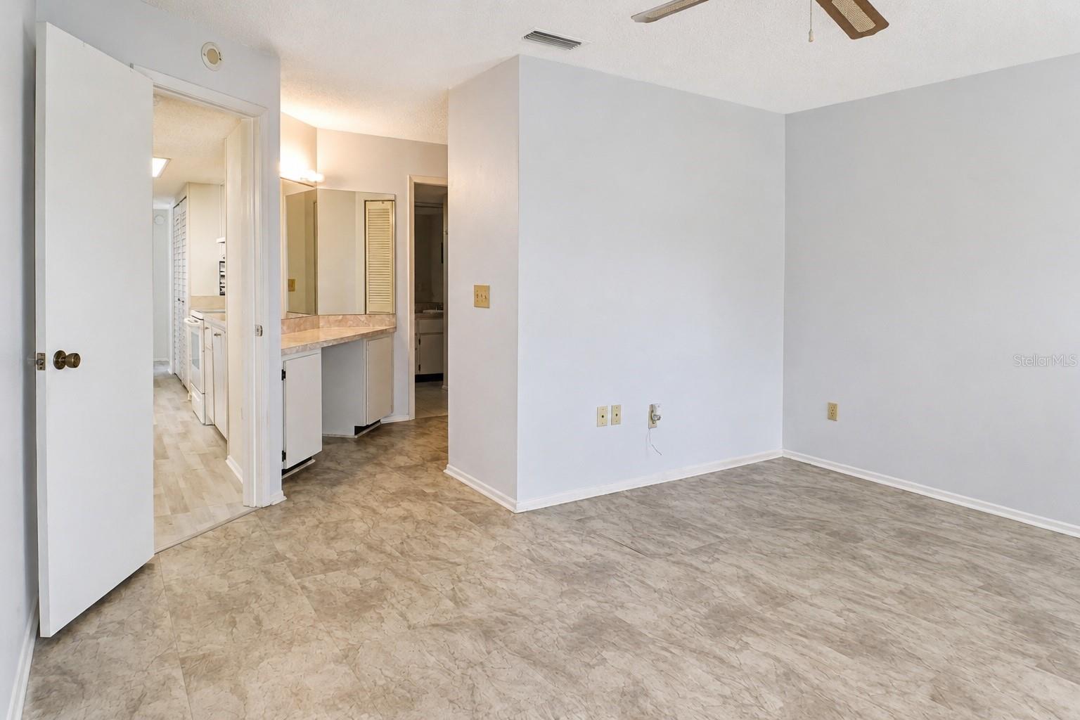 HOLIDAY LAKE VILLAS CONDO - Residential