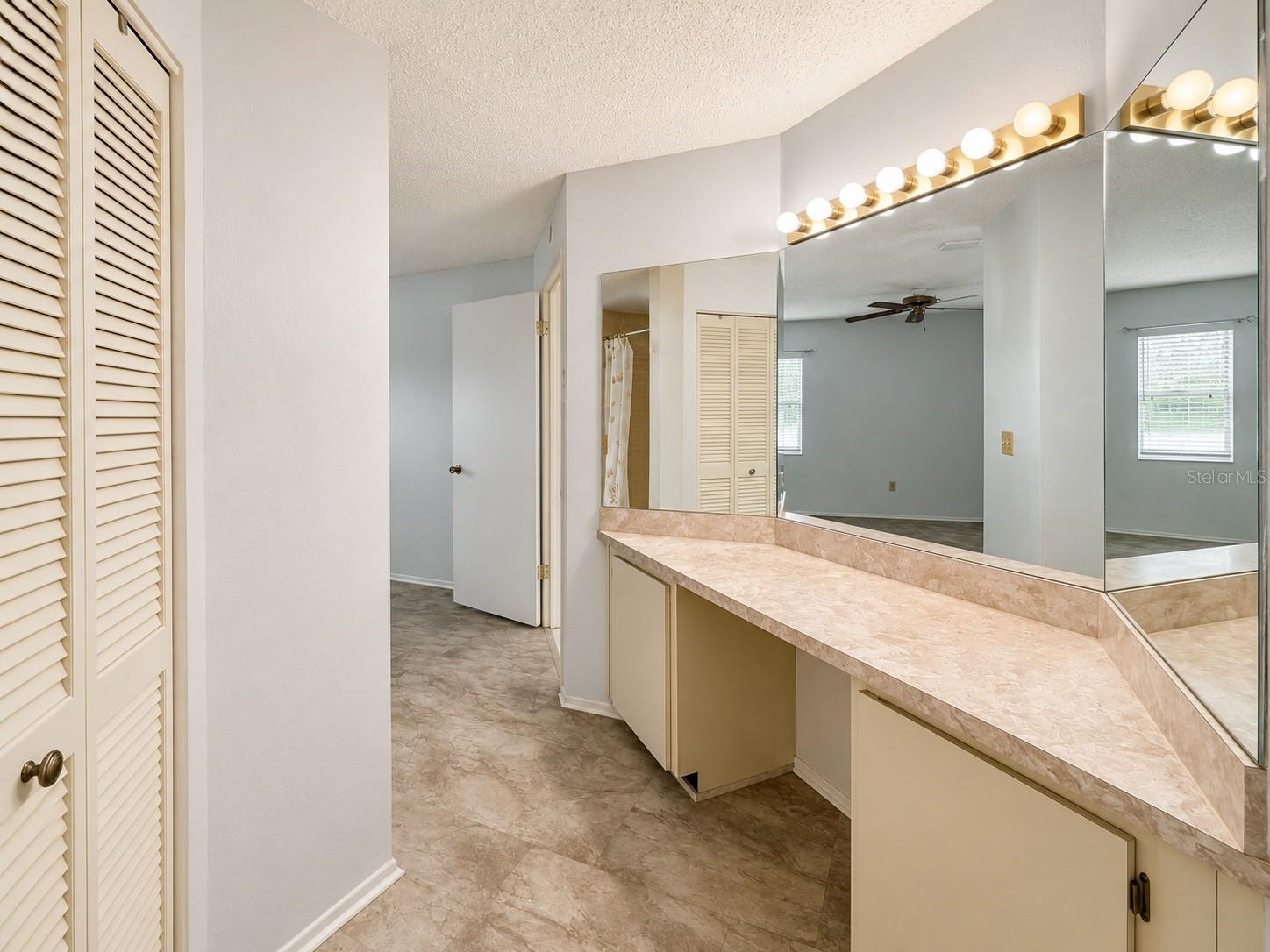 HOLIDAY LAKE VILLAS CONDO - Residential