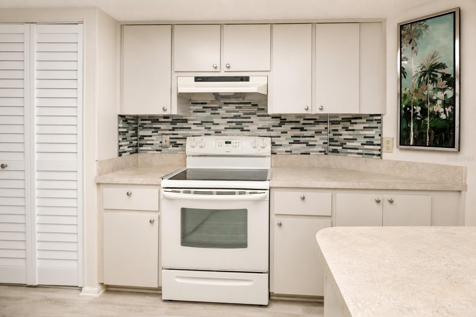 HOLIDAY LAKE VILLAS CONDO - Residential