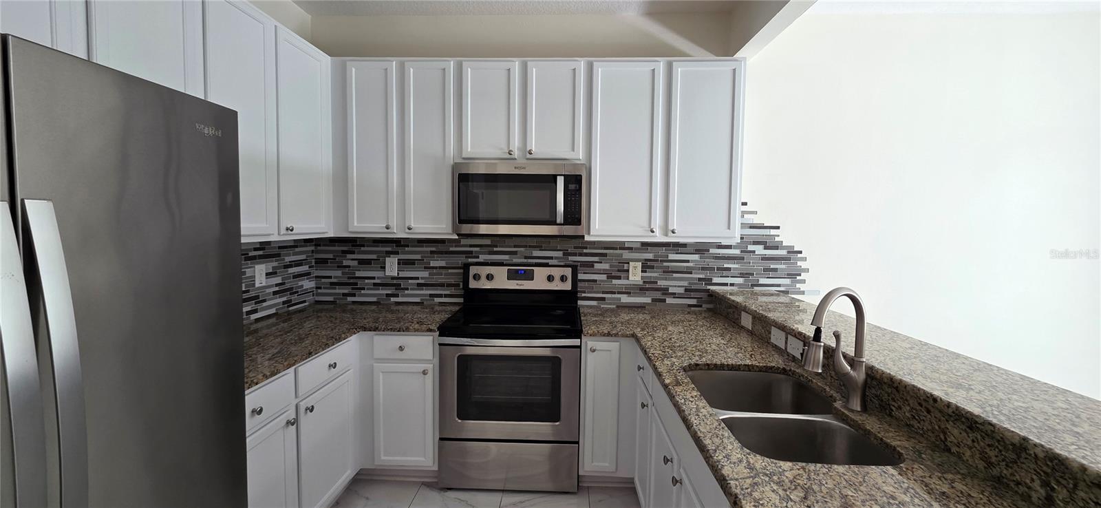 HIGHLAND GLEN - Residential Lease