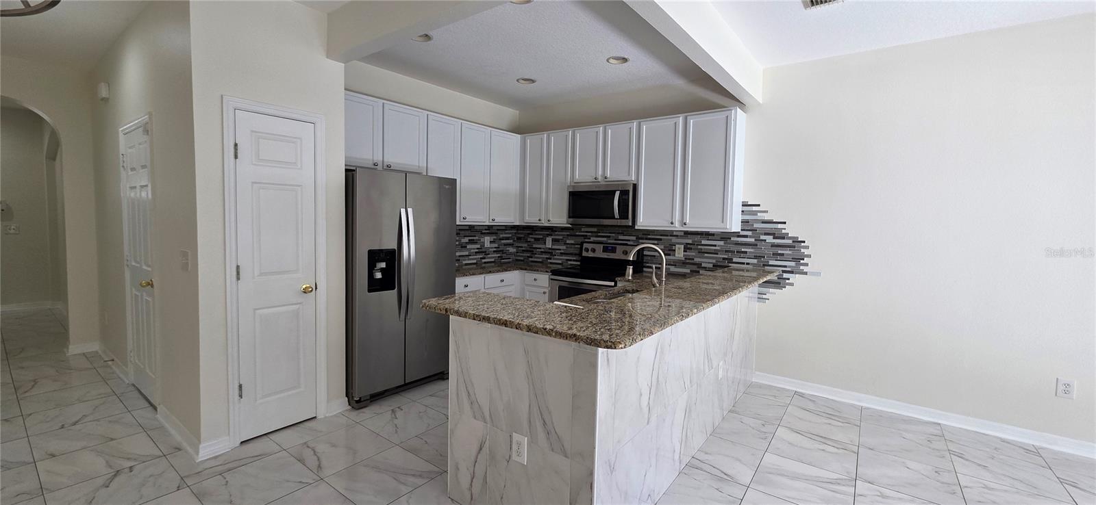 HIGHLAND GLEN - Residential Lease