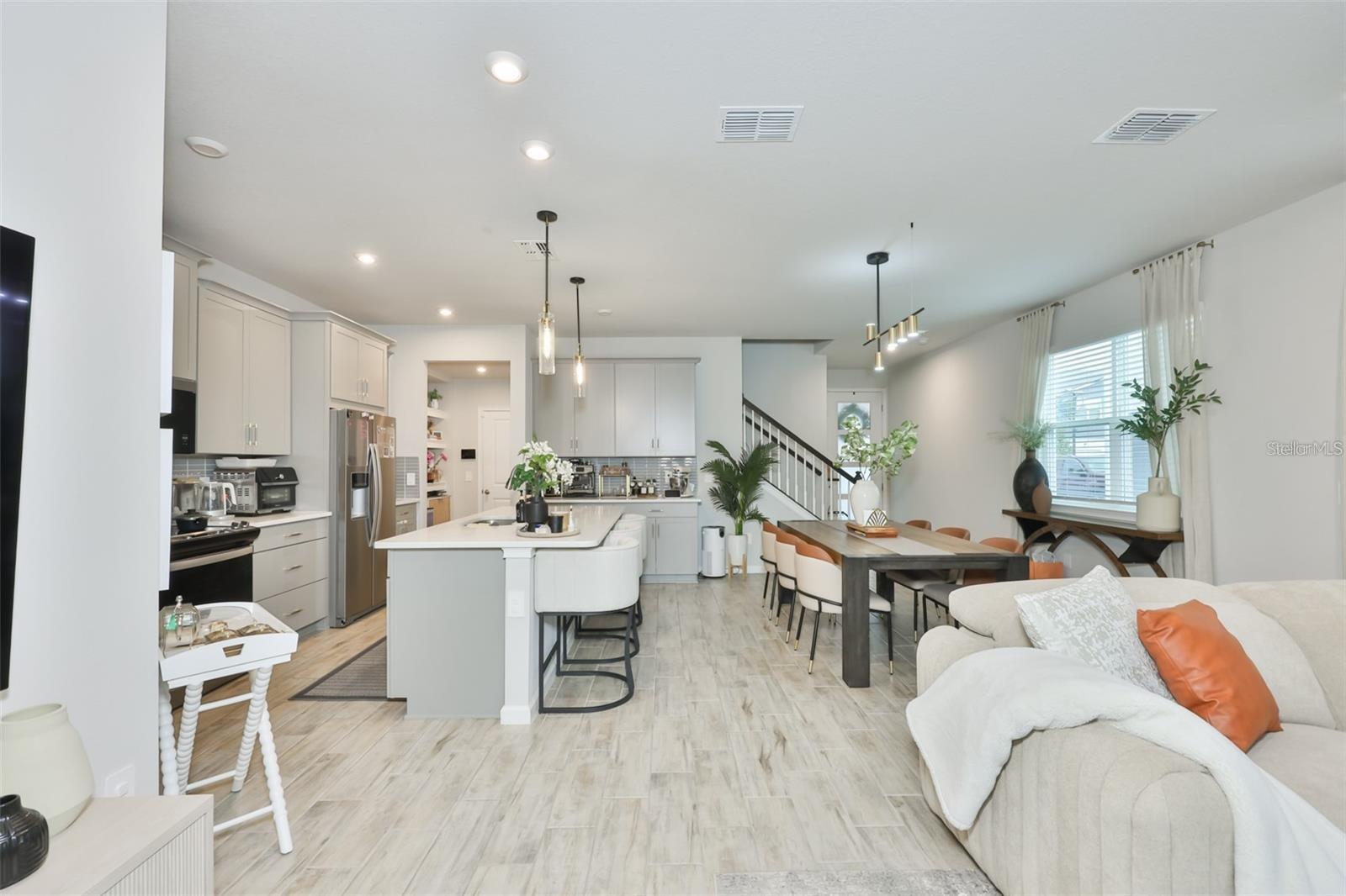 BLOOMINGDALE TOWNES - Residential Lease