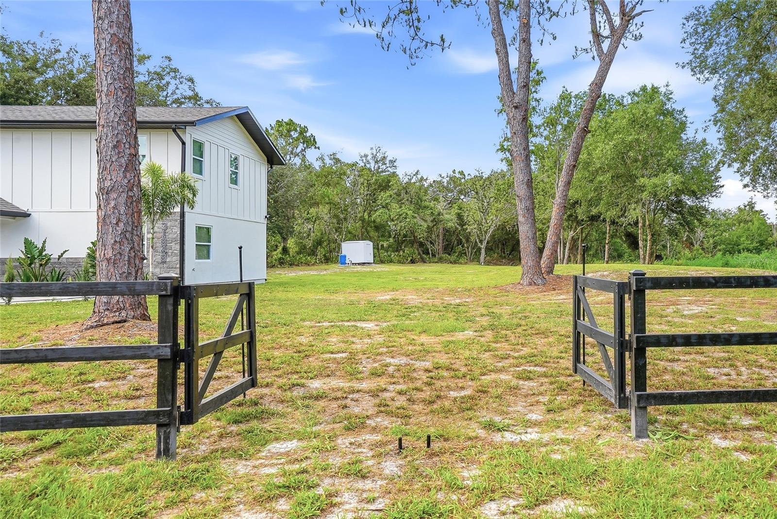 FOX RIDGE - Residential