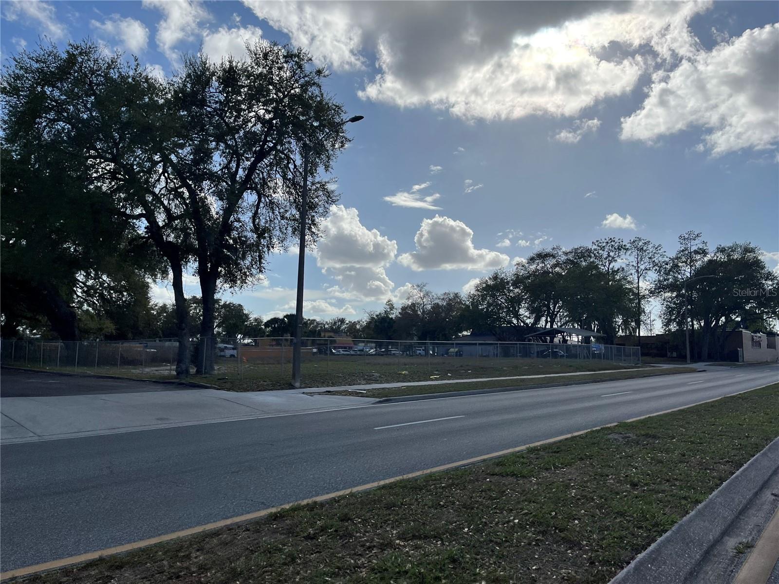 Excellent Business Investment Opportunity, commercial vacant land zoned ORL-AC-1/AN/SP in the City of Orlando.
Located in the fastests growing and most desirable active commercial Semoran Gateway Special Plan, this land offers many allowed uses and is perfectly situated between a gas station and a medical office. This prime business location is ready to build and sorrounded by established restaurants and popular local businesses that generate constant foot and drive traffic through the day.The location offers quick acess to major HWY 436 and 528  as well as minutes to Orlando International Airport.