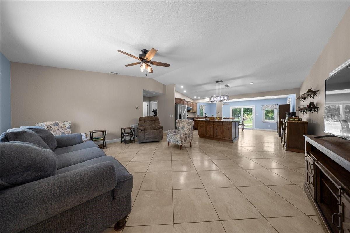 GRANDE OAK MANOR - Residential