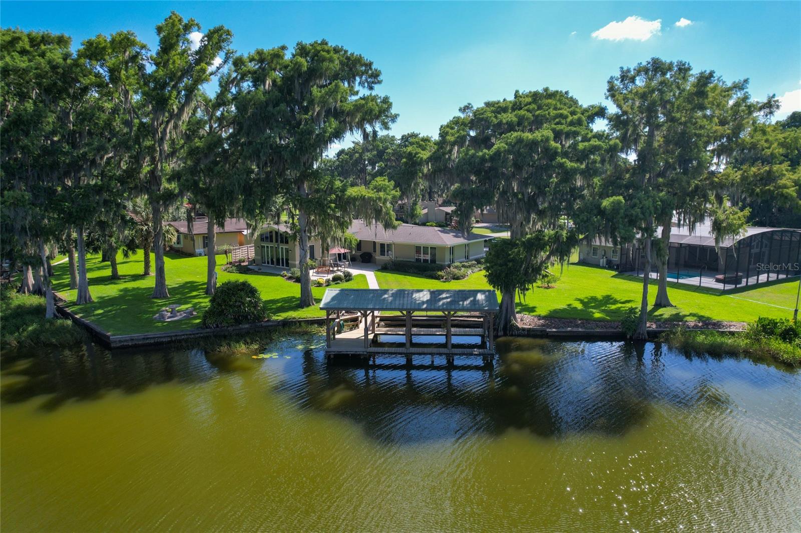 LEESBURG, LOVES POINT - Residential