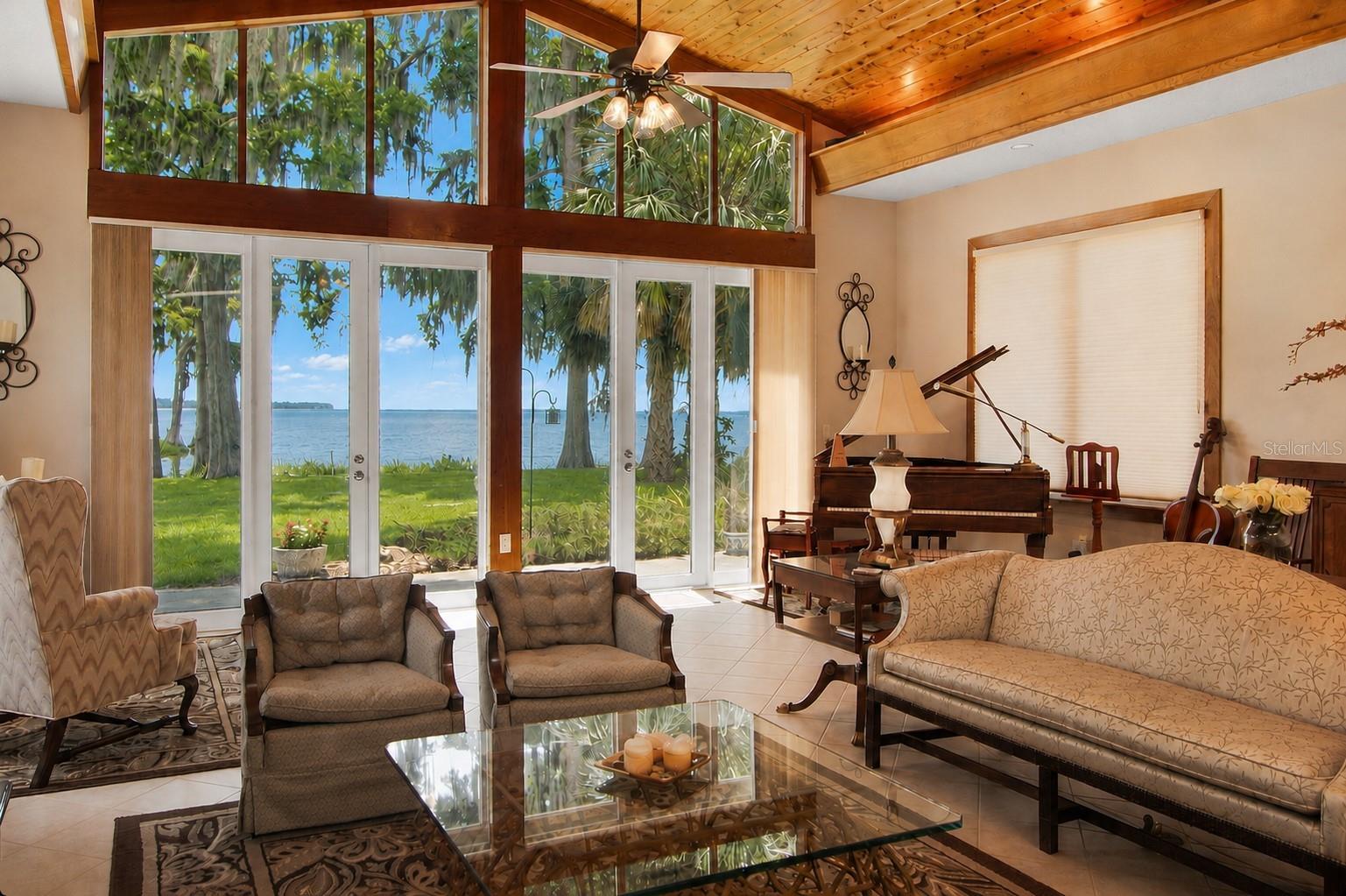 LEESBURG, LOVES POINT - Residential