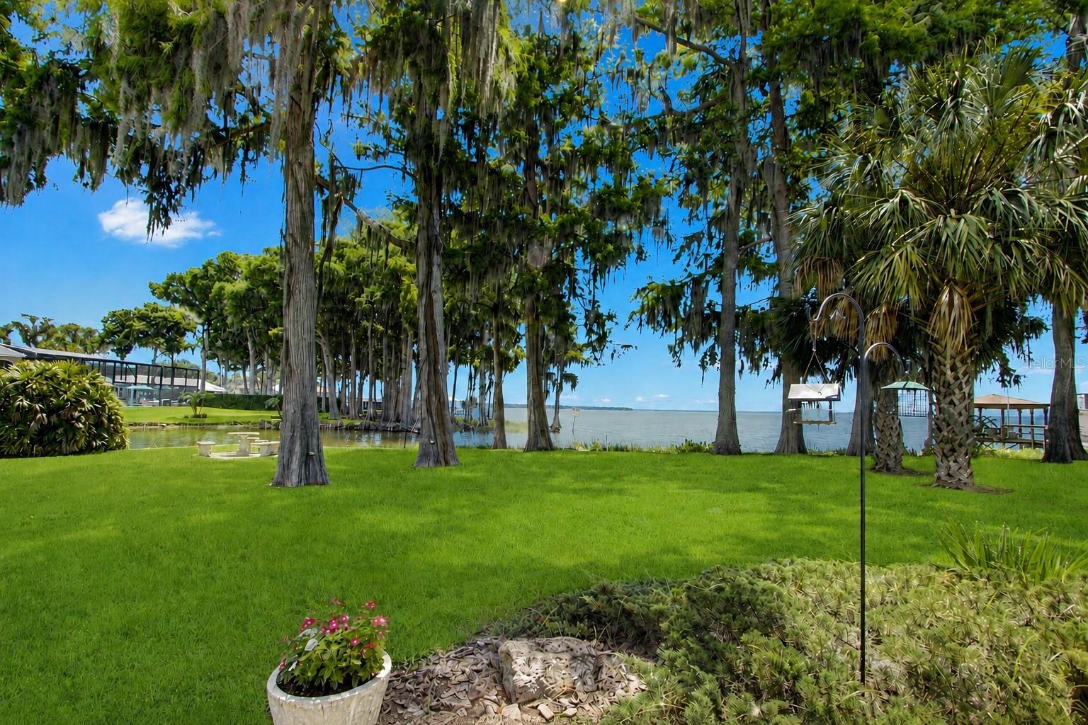 LEESBURG, LOVES POINT - Residential