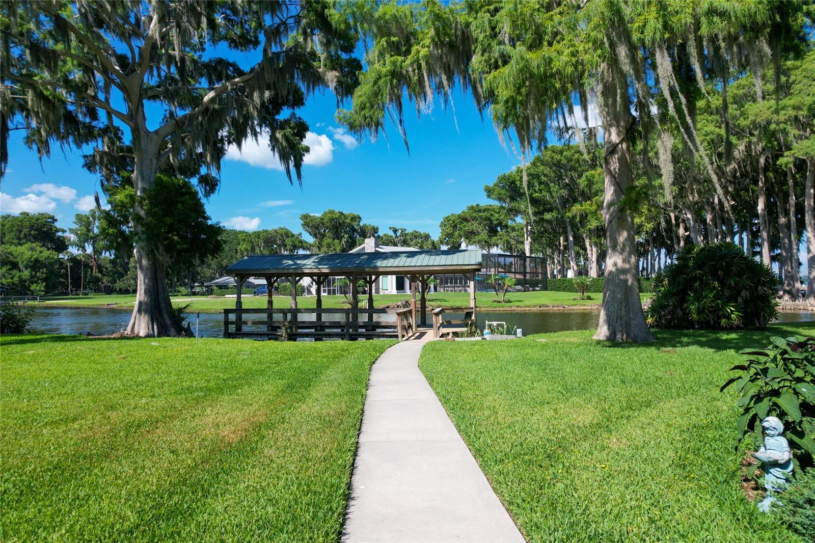 LEESBURG, LOVES POINT - Residential