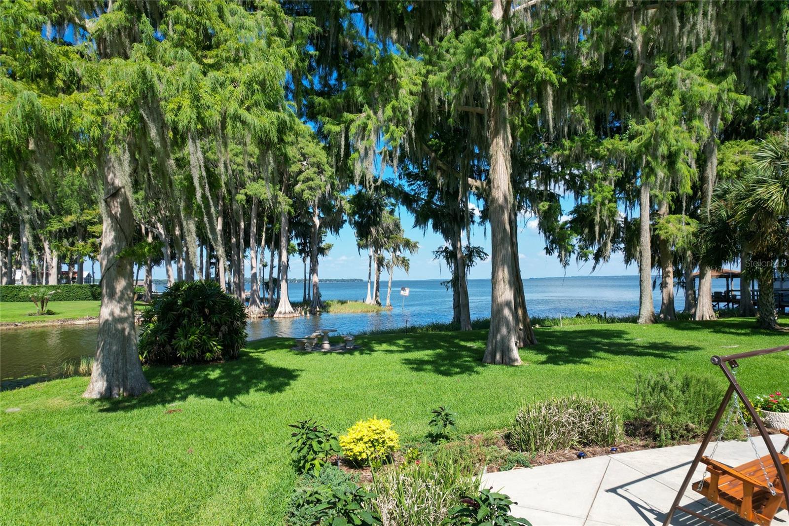 LEESBURG, LOVES POINT - Residential