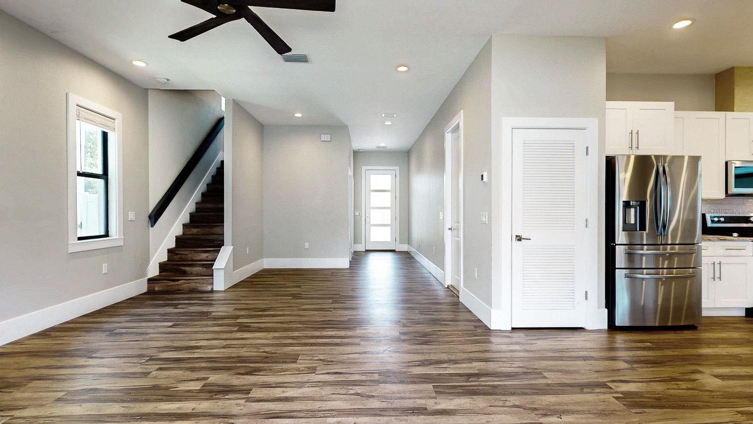 MAC FARLANE PARK - Residential Lease