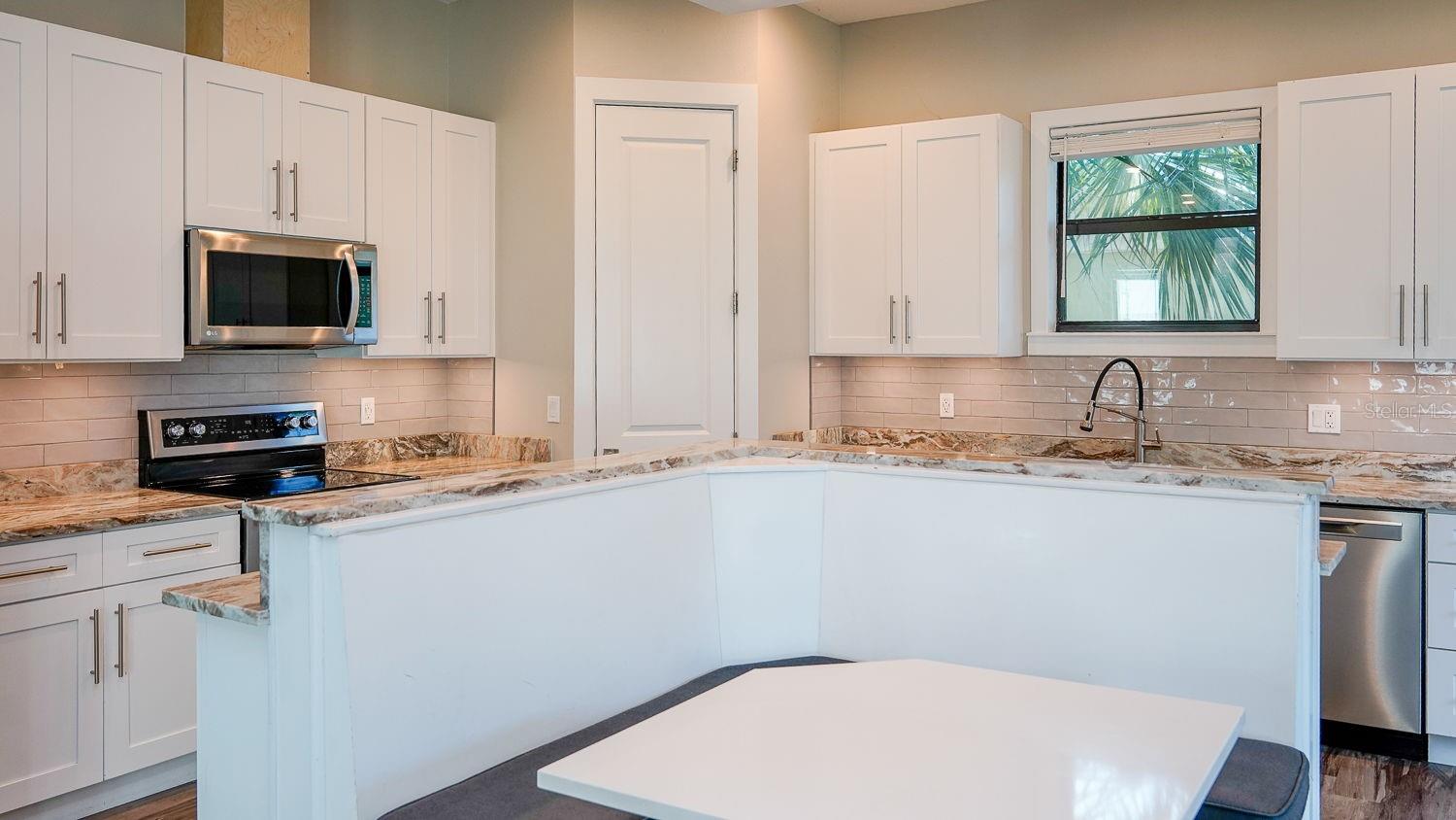 MAC FARLANE PARK - Residential Lease