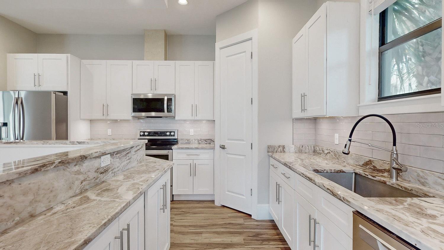 MAC FARLANE PARK - Residential Lease