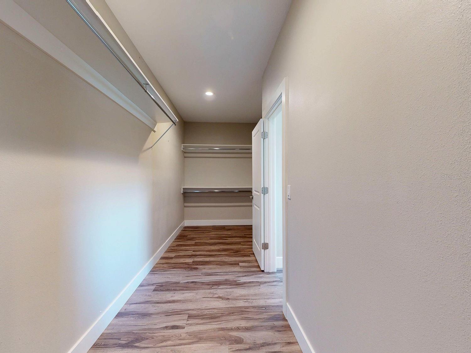 MAC FARLANE PARK - Residential Lease