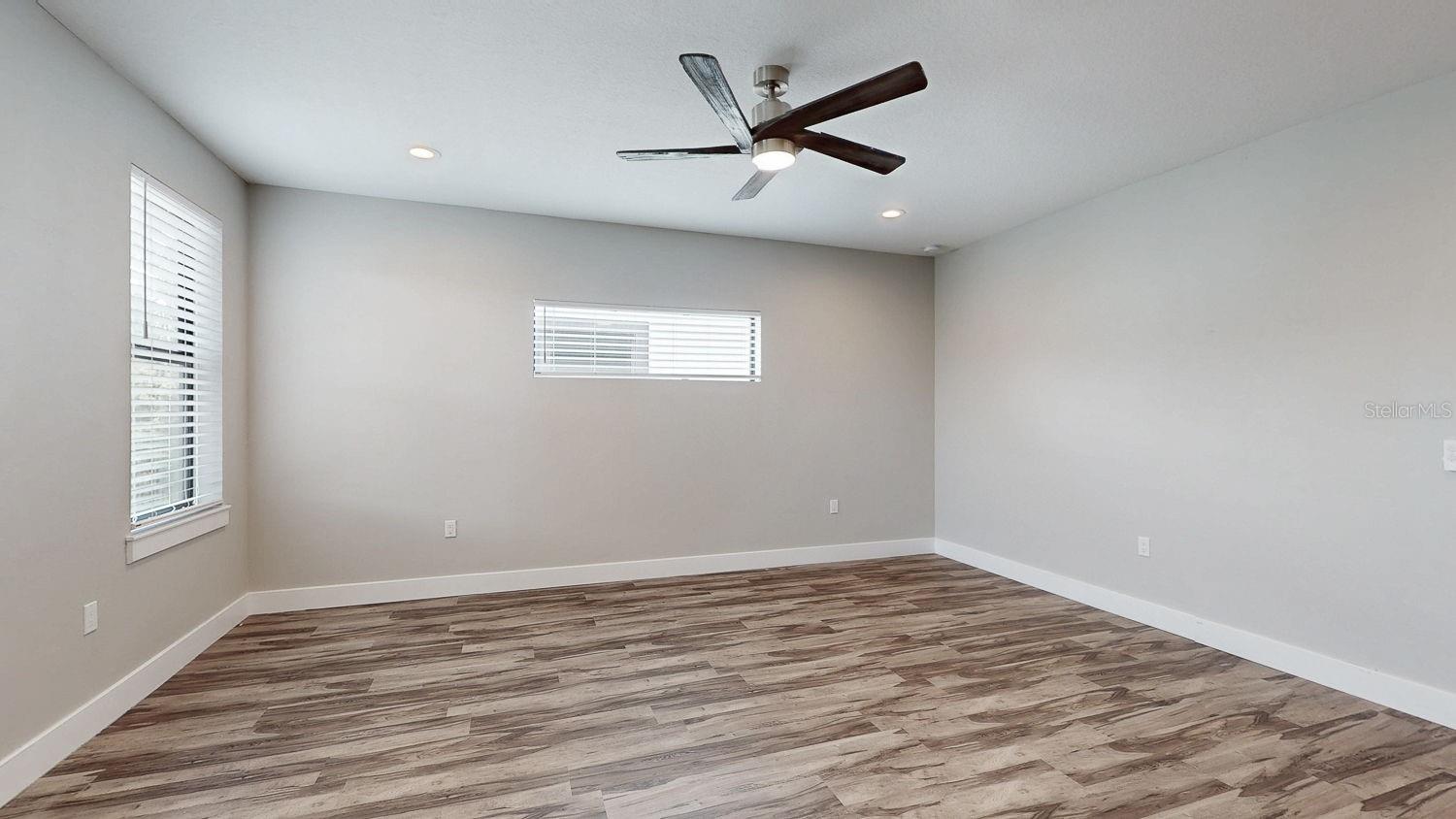 MAC FARLANE PARK - Residential Lease