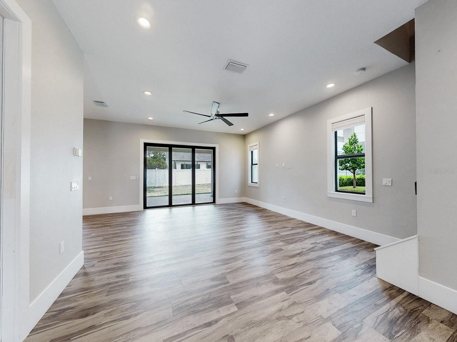 MAC FARLANE PARK - Residential Lease