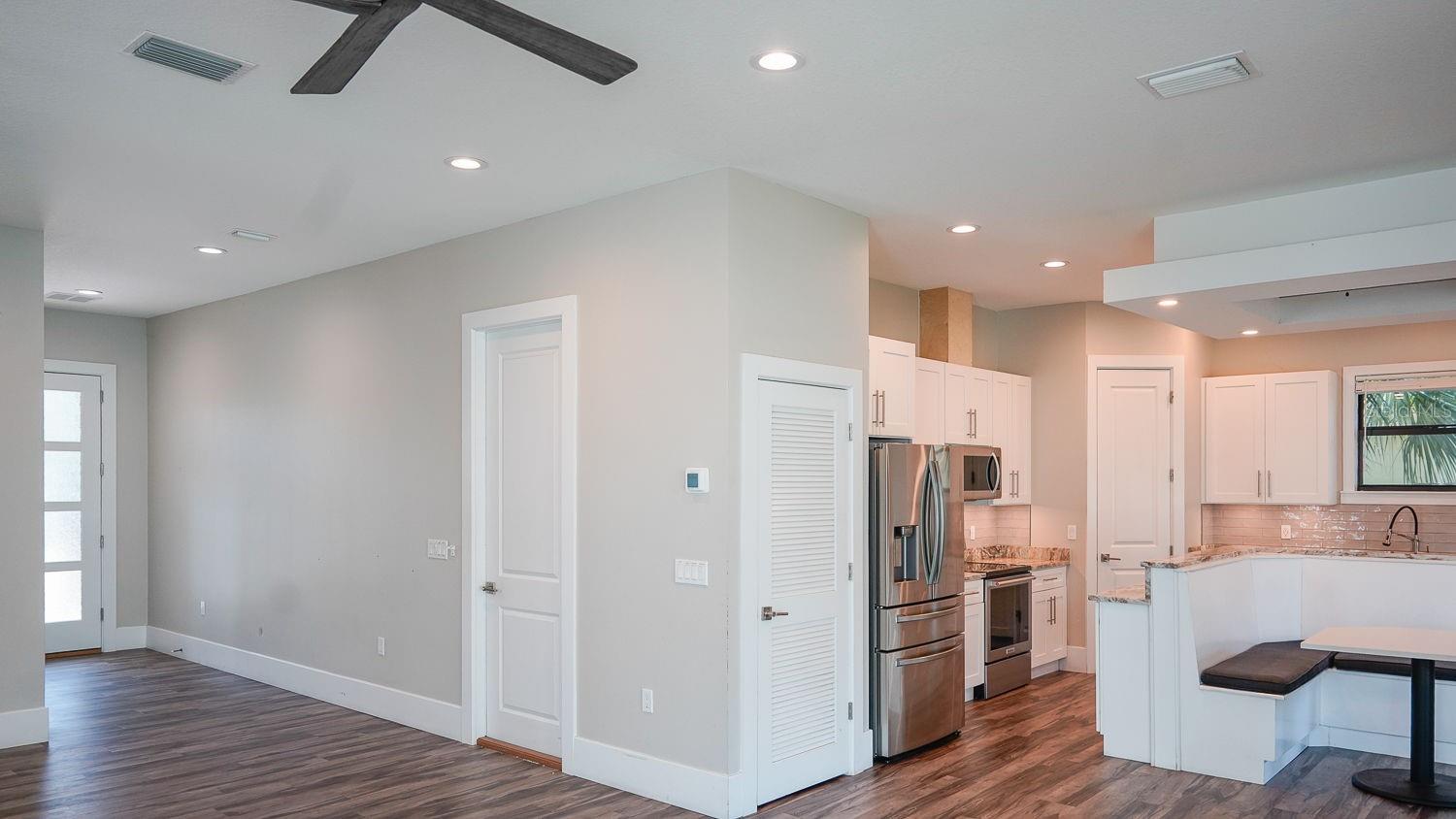 MAC FARLANE PARK - Residential Lease