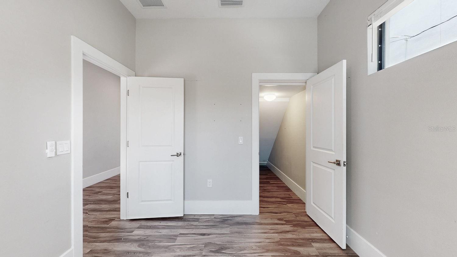 MAC FARLANE PARK - Residential Lease