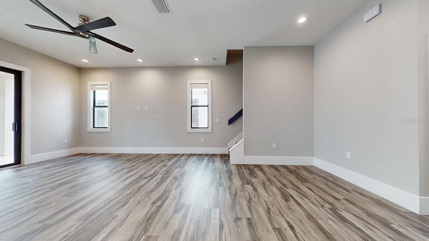 MAC FARLANE PARK - Residential Lease