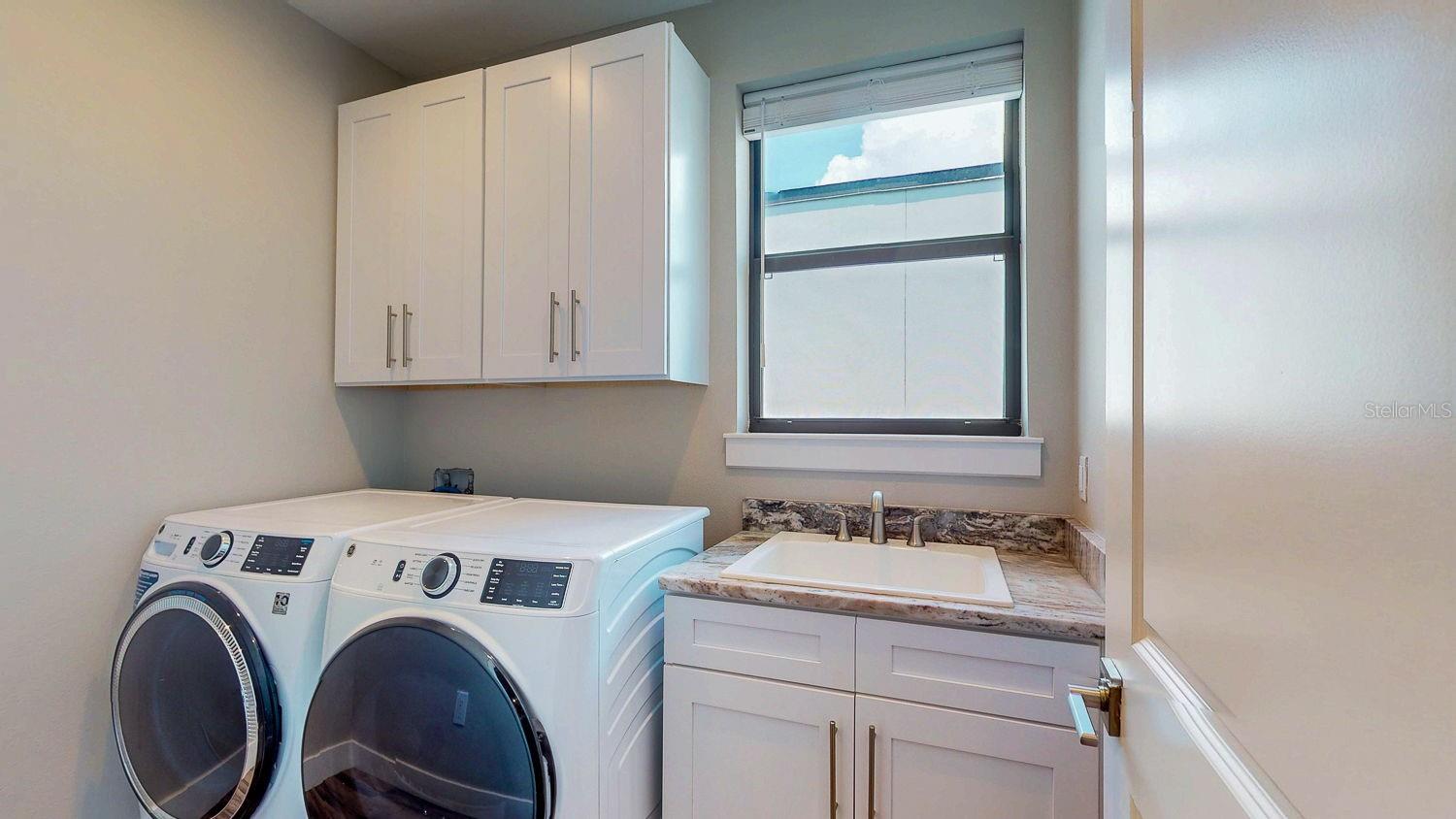 MAC FARLANE PARK - Residential Lease