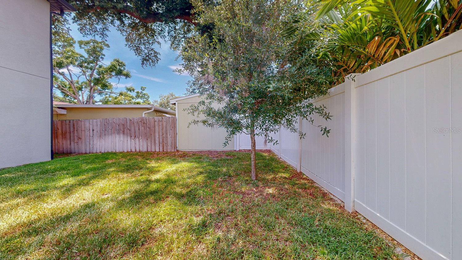 MAC FARLANE PARK - Residential Lease