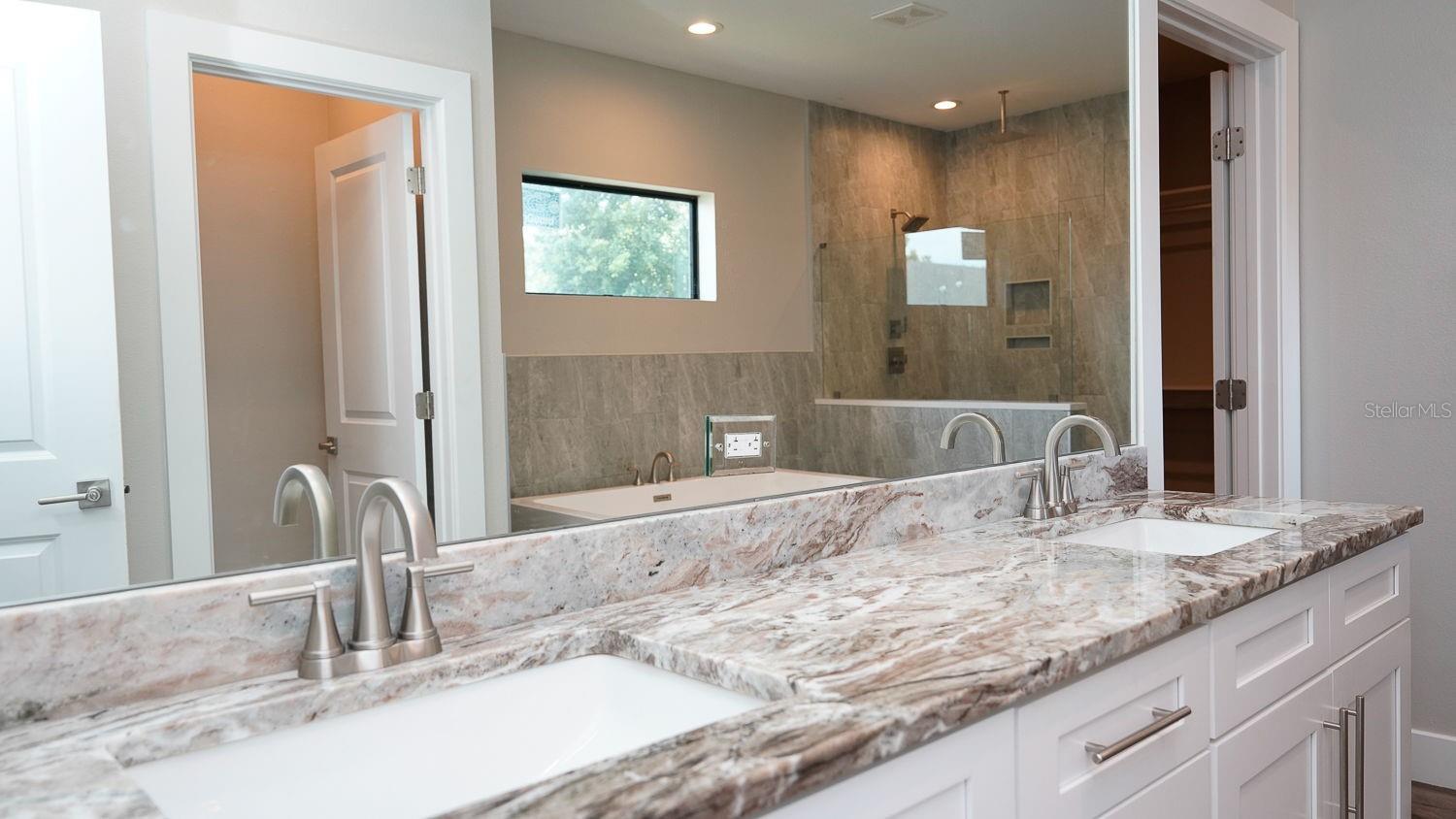 MAC FARLANE PARK - Residential Lease