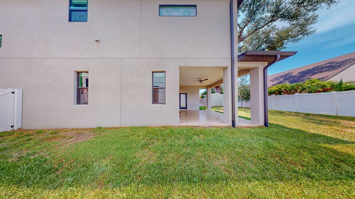 MAC FARLANE PARK - Residential Lease