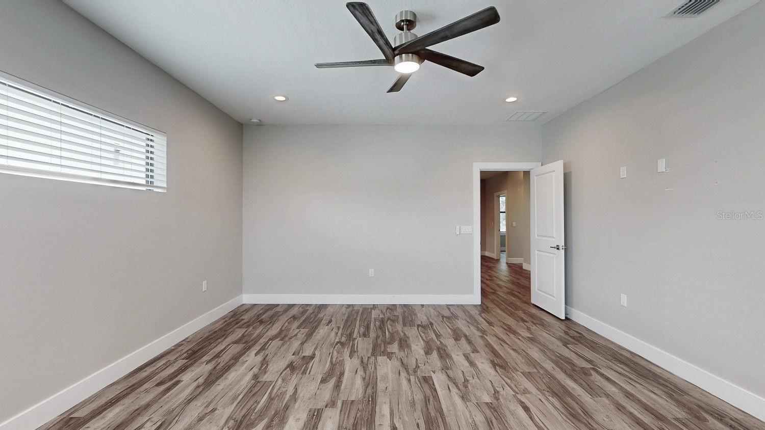 MAC FARLANE PARK - Residential Lease