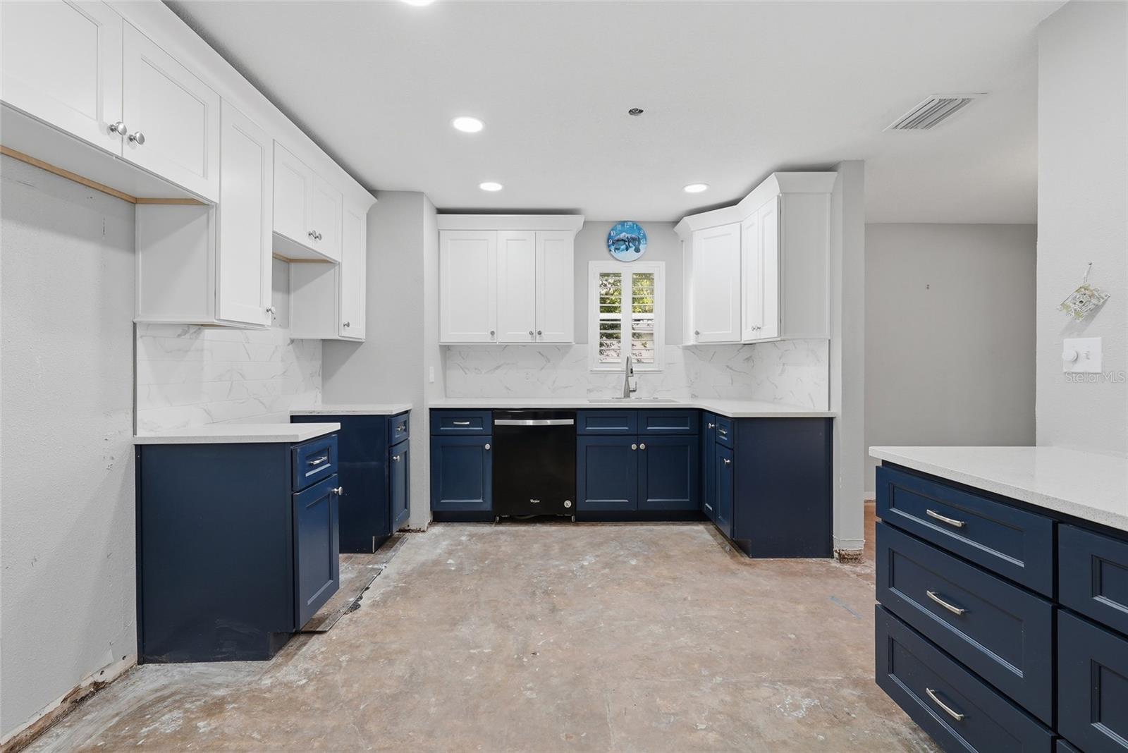 GLEN AIRE ESTATES - Residential