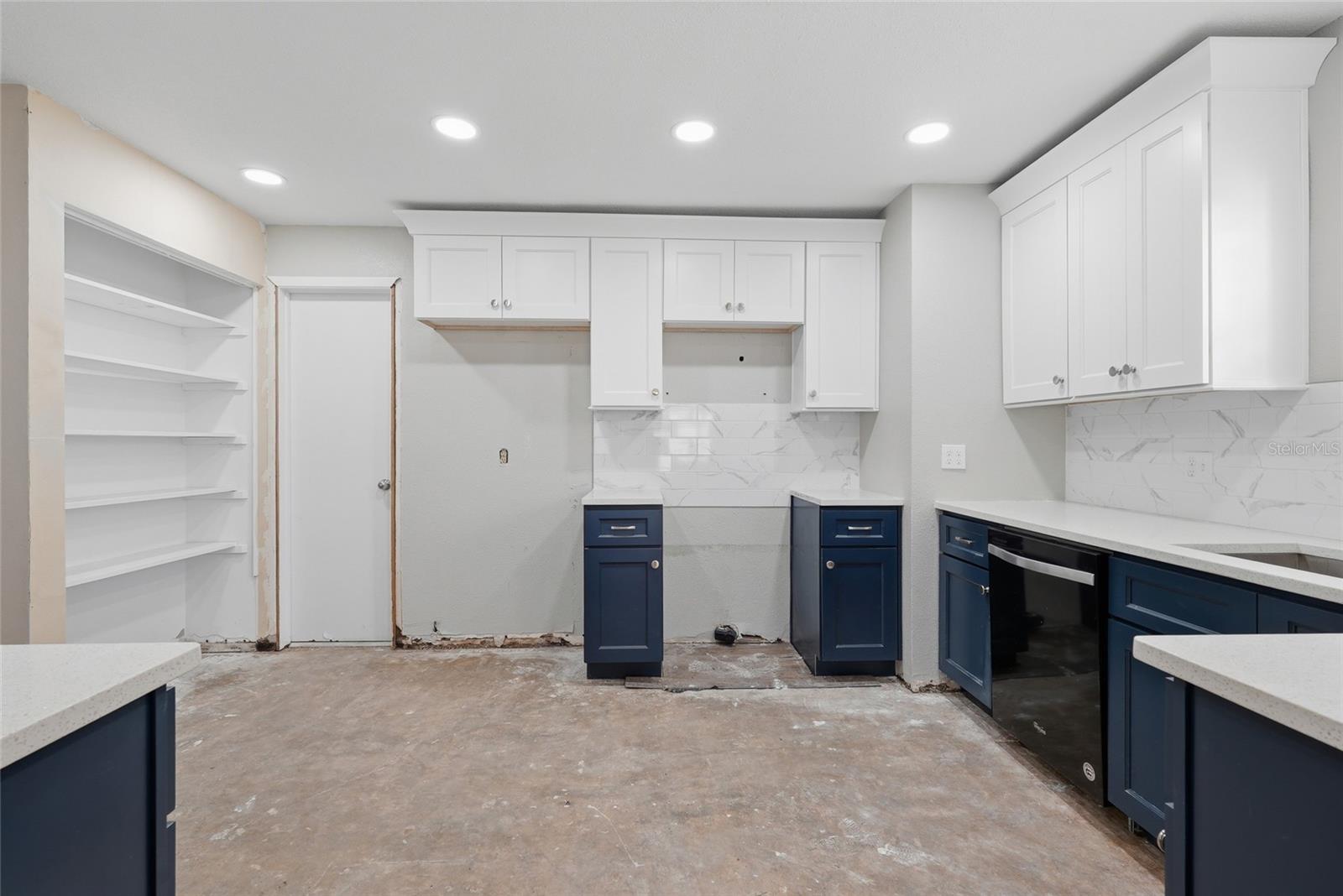 GLEN AIRE ESTATES - Residential