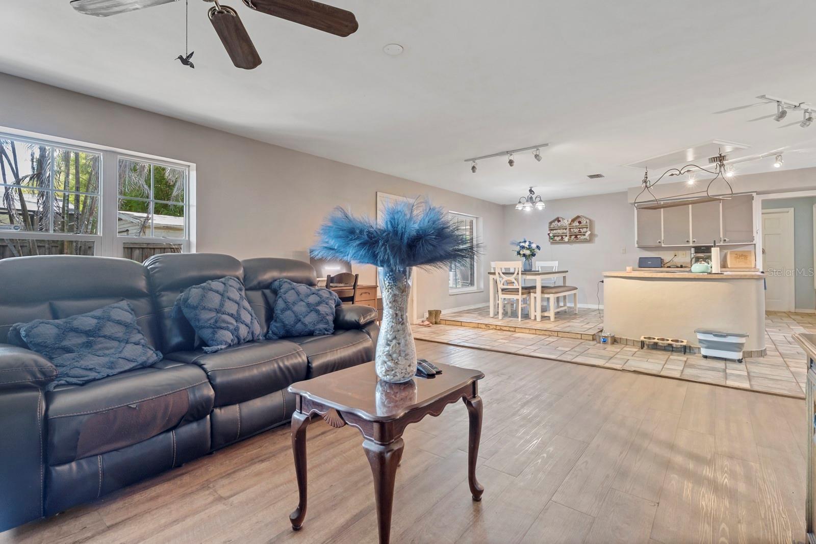 FAIRLAWN MANOR - Residential