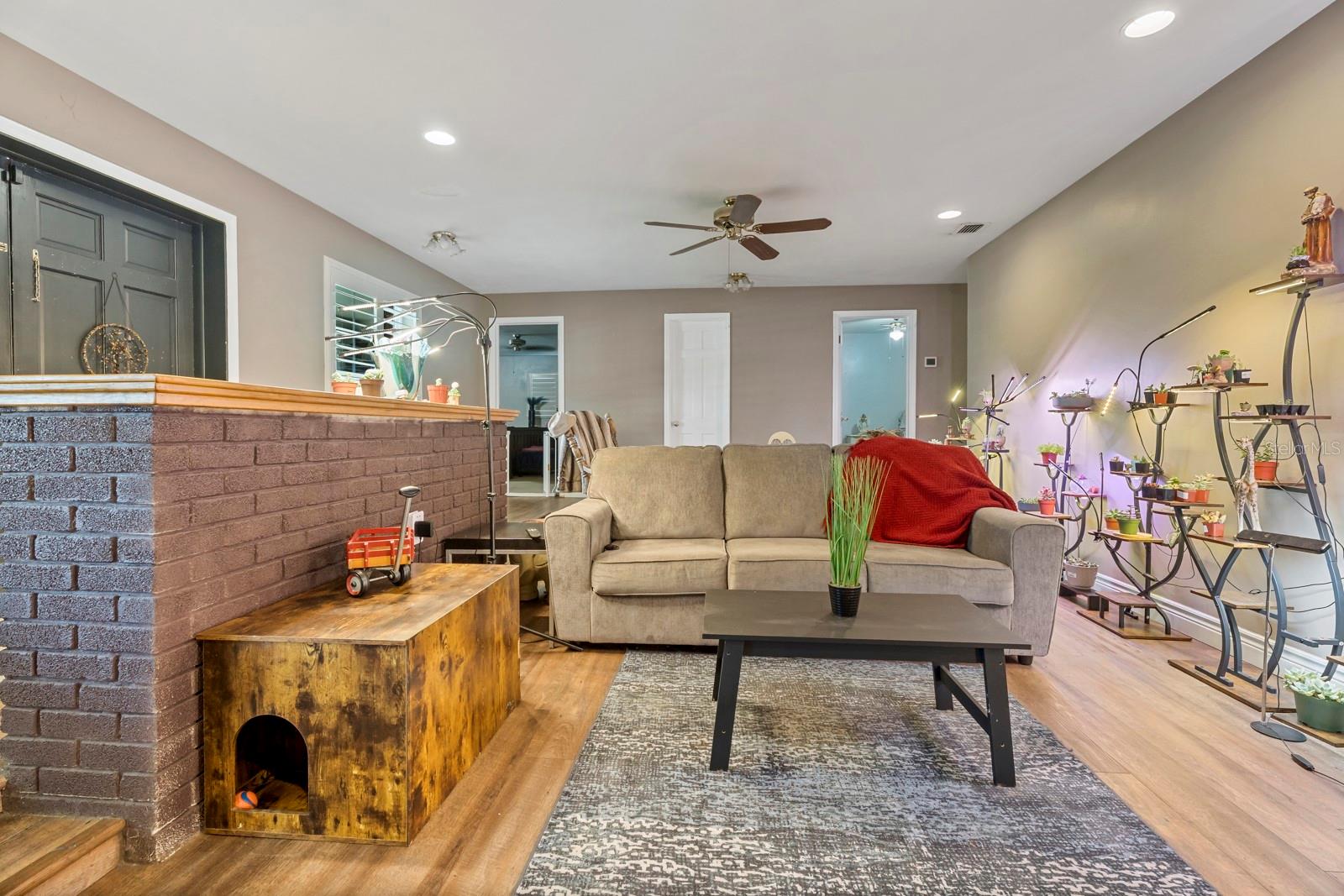 FAIRLAWN MANOR - Residential