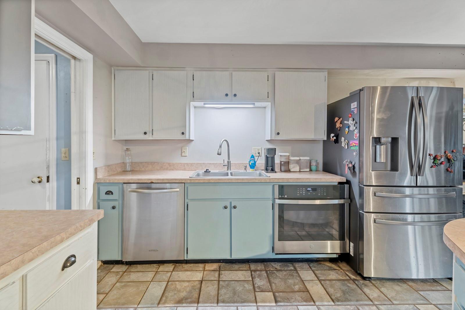FAIRLAWN MANOR - Residential