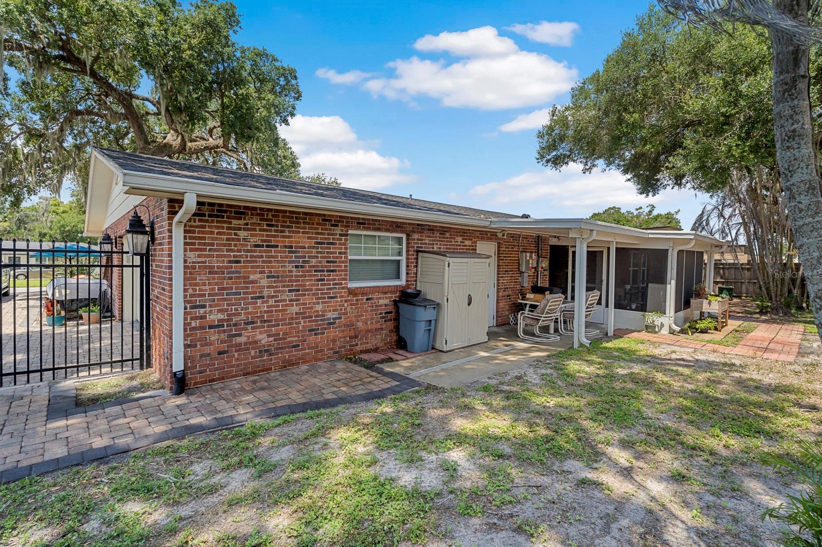 FAIRLAWN MANOR - Residential