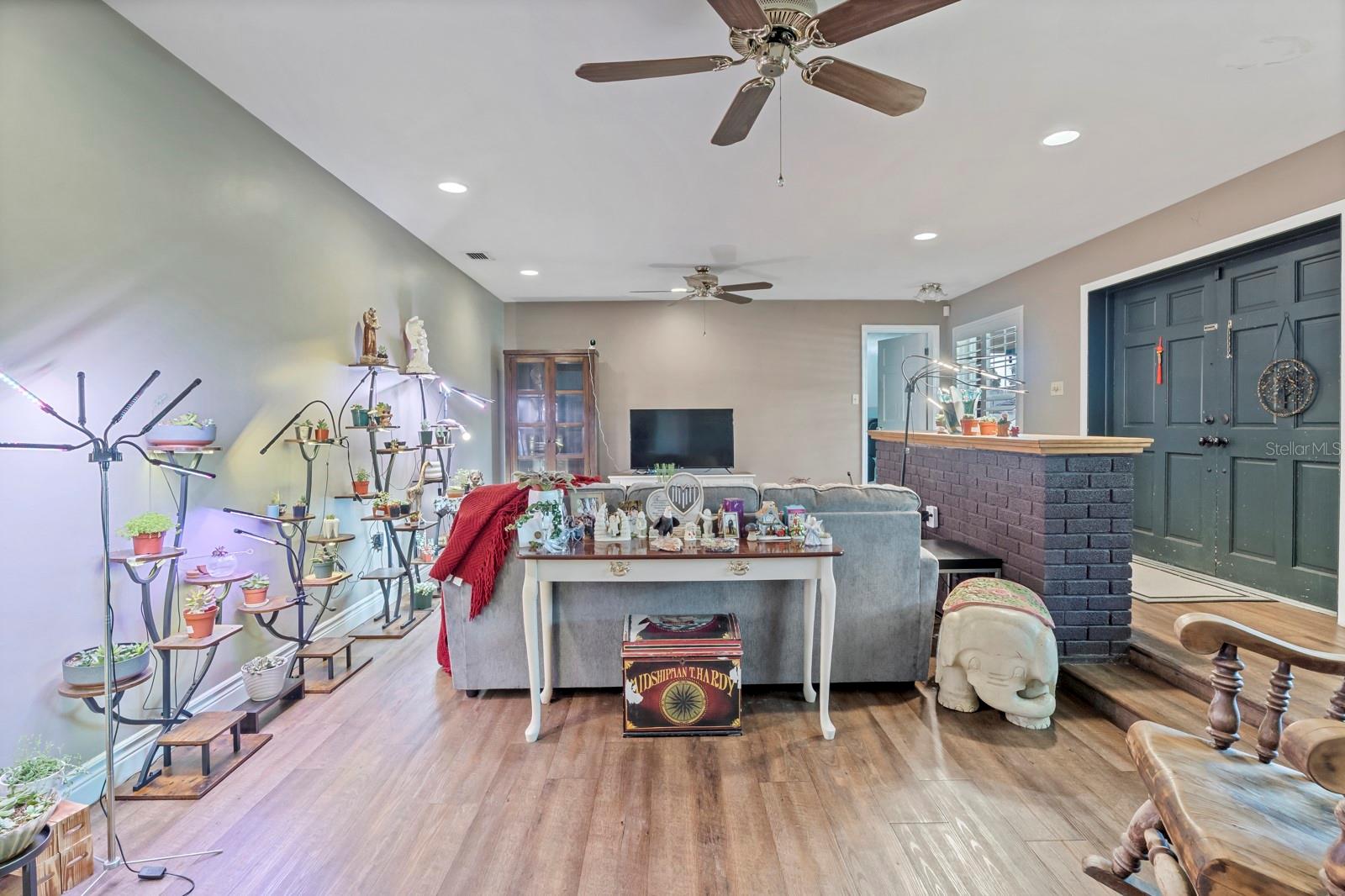 FAIRLAWN MANOR - Residential