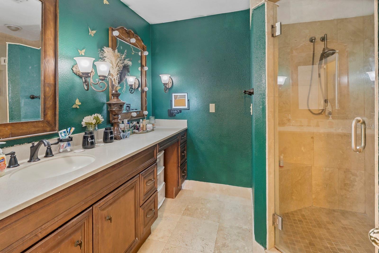 FAIRLAWN MANOR - Residential