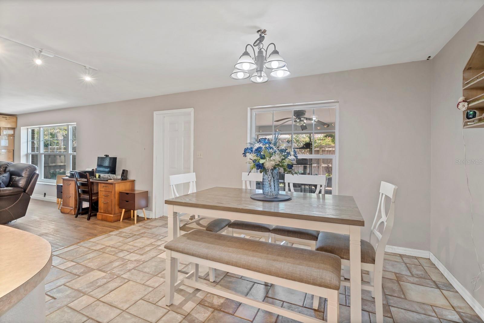 FAIRLAWN MANOR - Residential