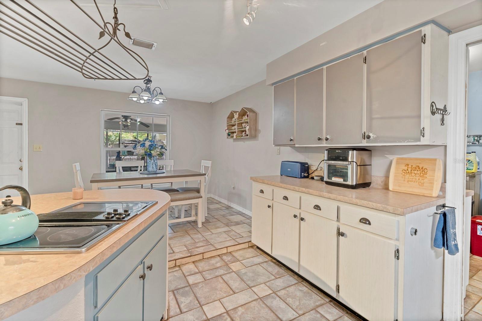 FAIRLAWN MANOR - Residential