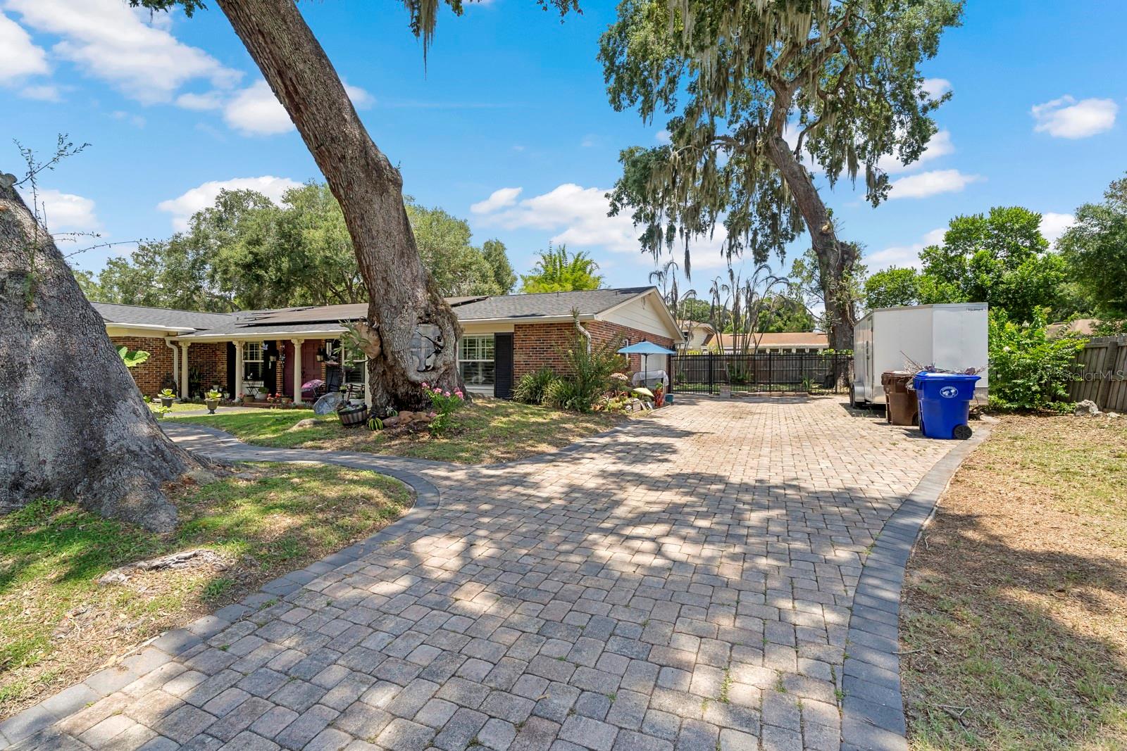 FAIRLAWN MANOR - Residential