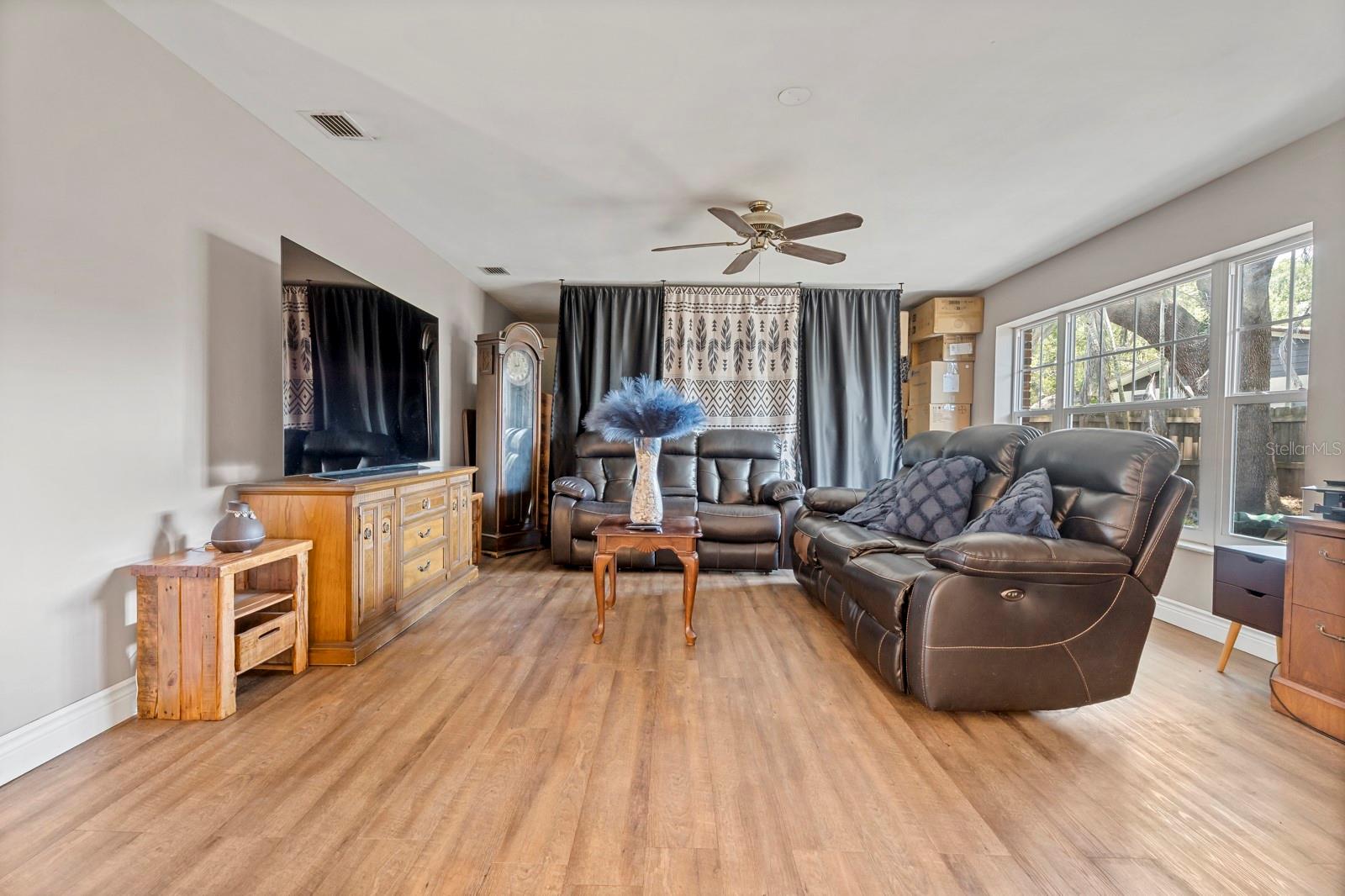 FAIRLAWN MANOR - Residential