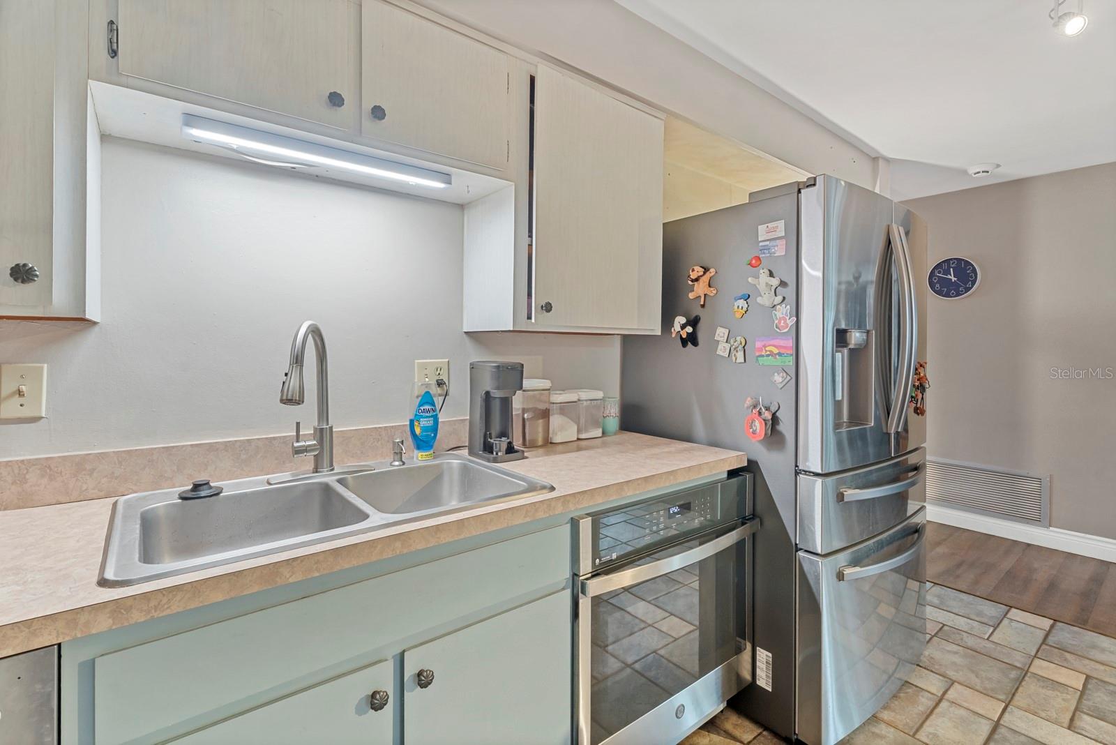 FAIRLAWN MANOR - Residential