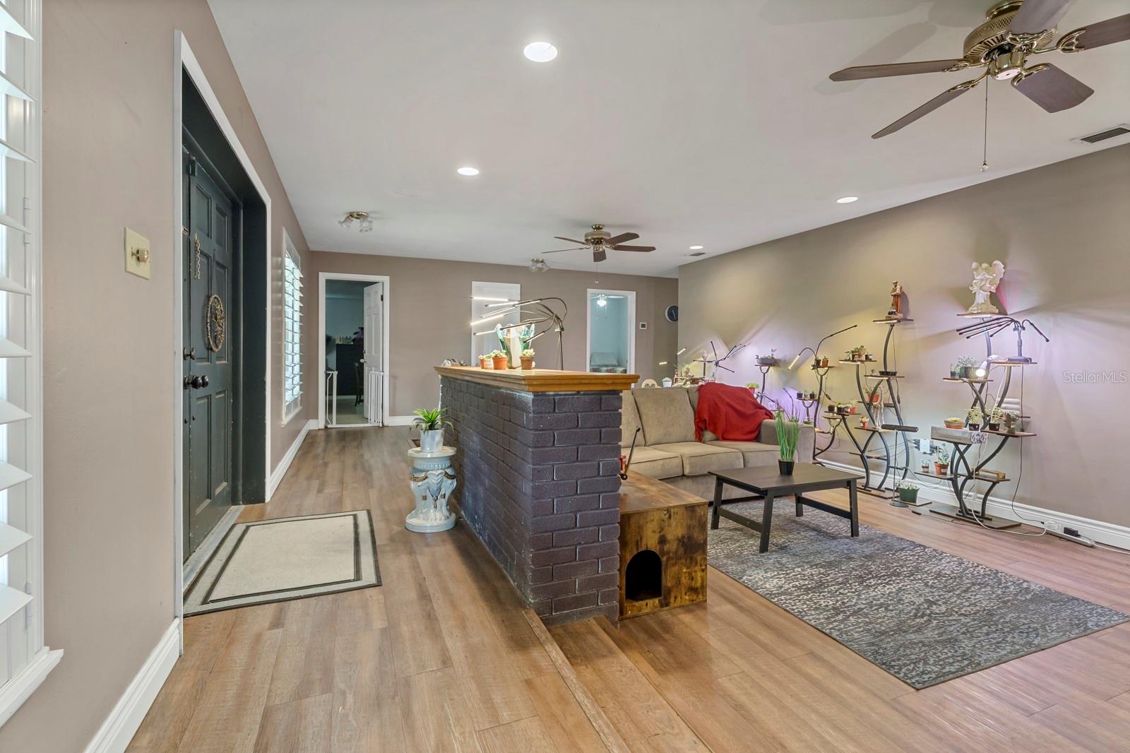 FAIRLAWN MANOR - Residential
