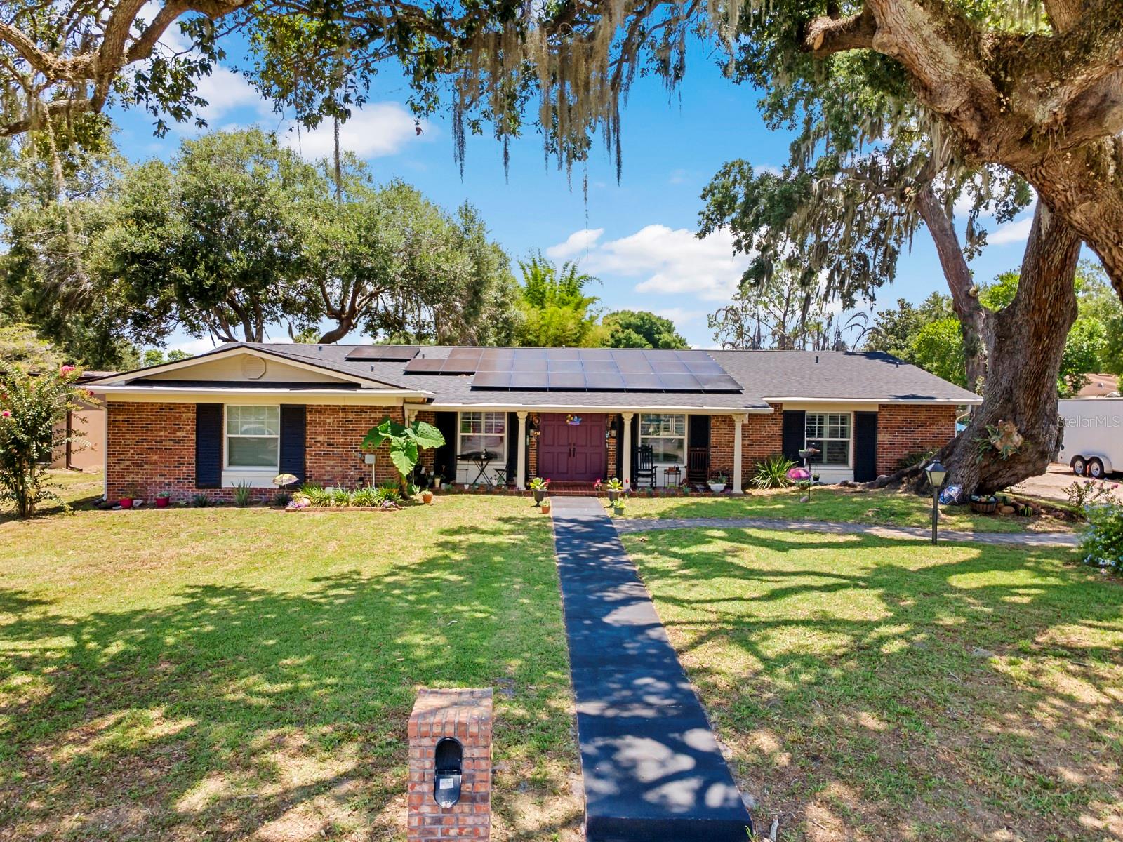 FAIRLAWN MANOR - Residential