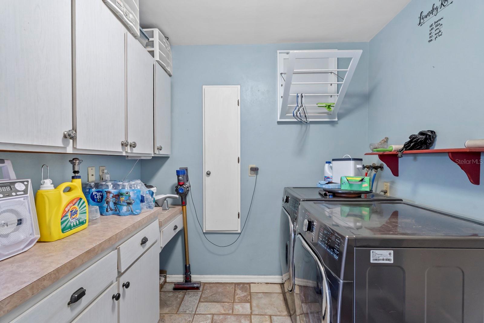 FAIRLAWN MANOR - Residential