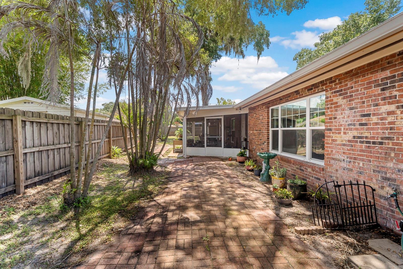 FAIRLAWN MANOR - Residential
