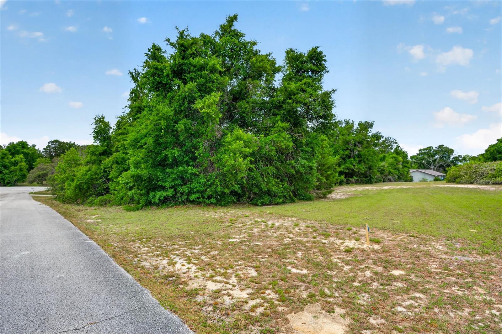HILLS COUNTRYSIDE ESTATES - Land