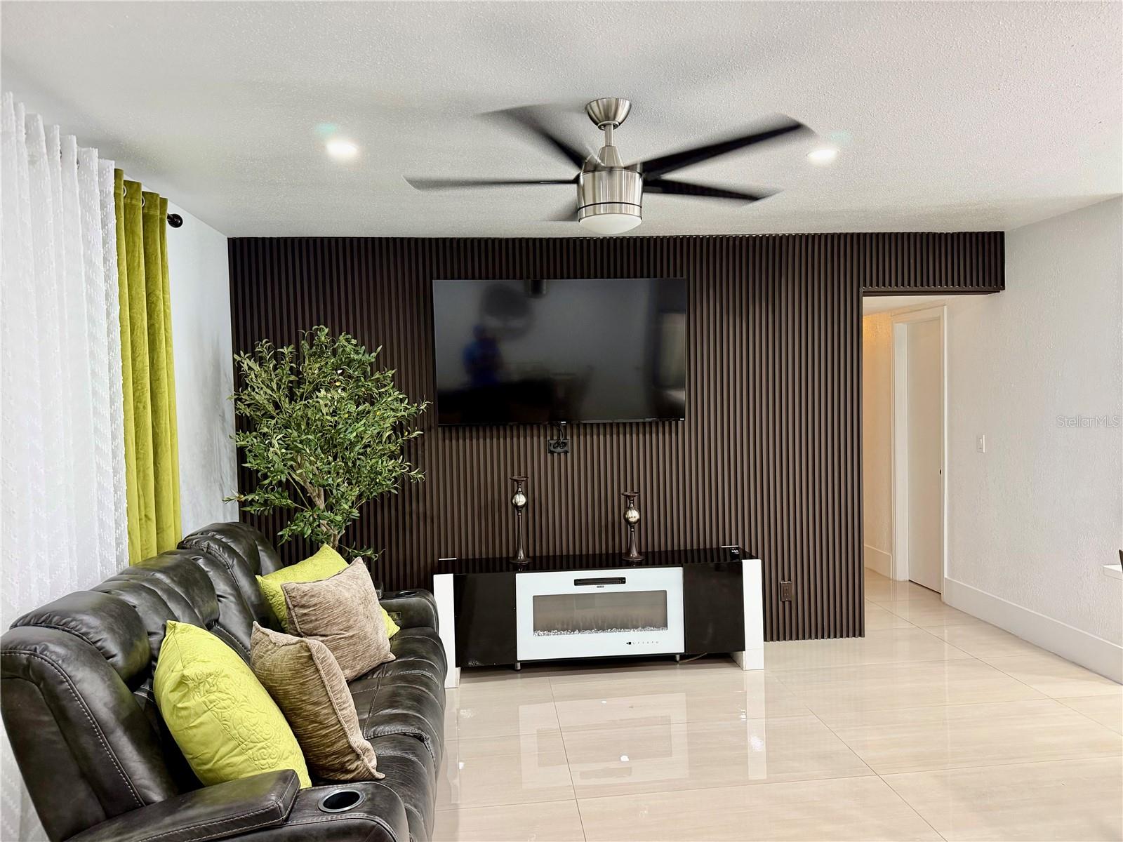 BAY CREST PARK UNIT 04 - Residential