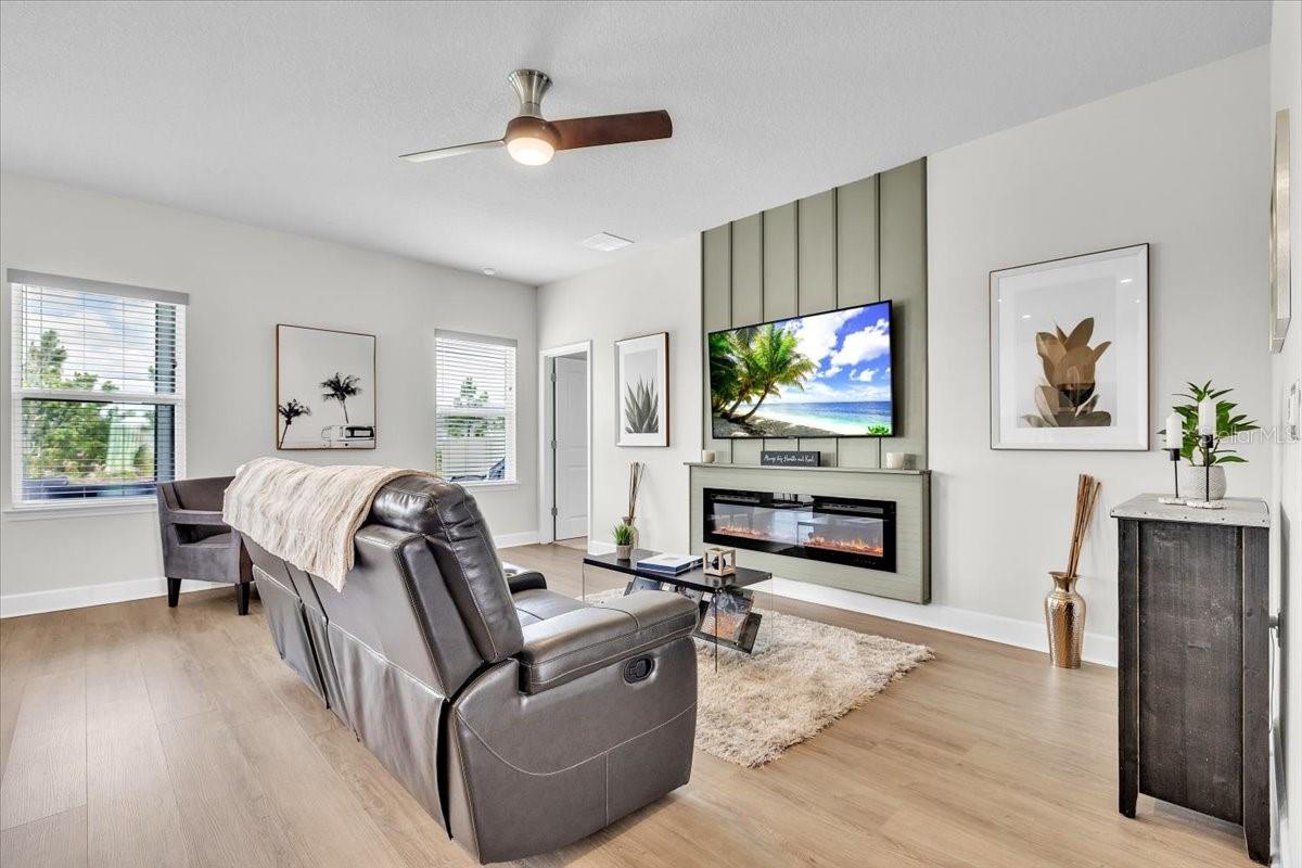 PALMS/WEST PORT - Residential