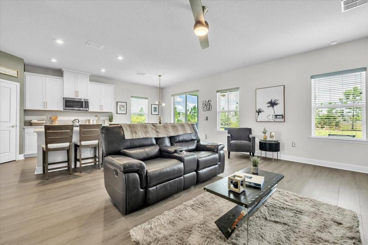 PALMS/WEST PORT - Residential